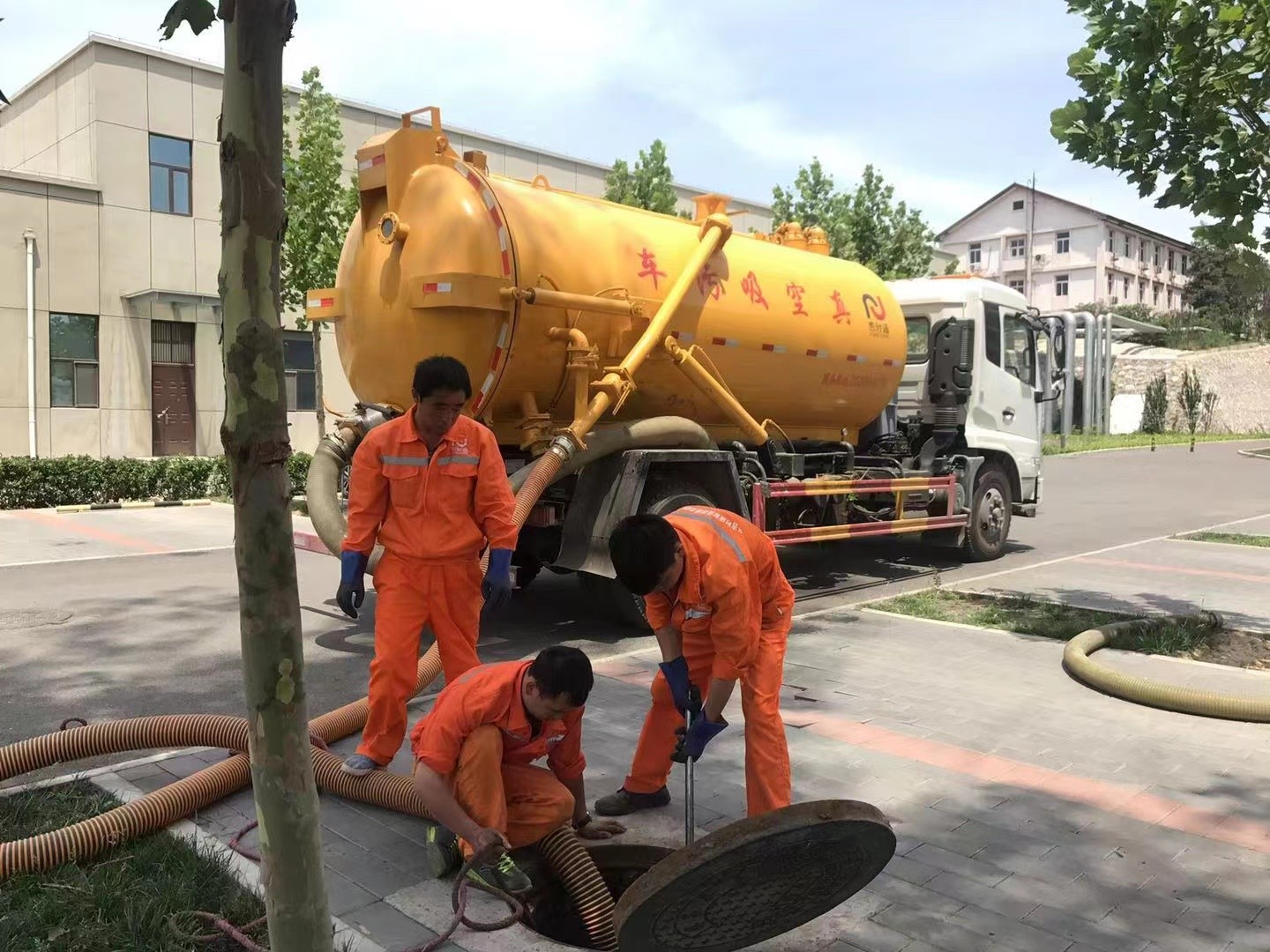 武功化粪池清理与5-8吨吸粪车施工效率分析